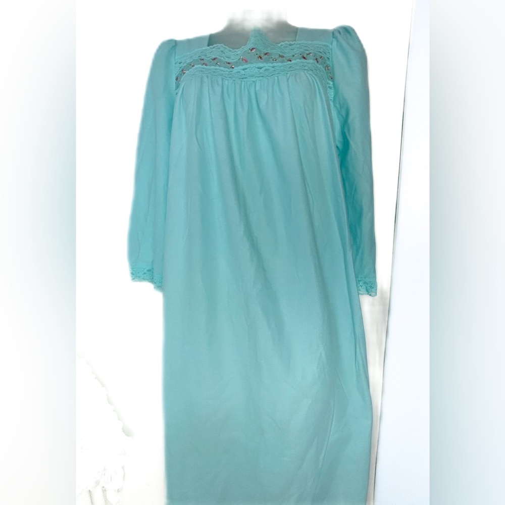 Vanity Fair Light Green & Rose‎ Buds Lace Nightgown Pajamas Medium